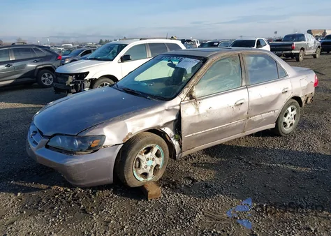 2000 Honda Accord 2.3 Ex from USA, damaged, VIN 1HGCG5550YA112119